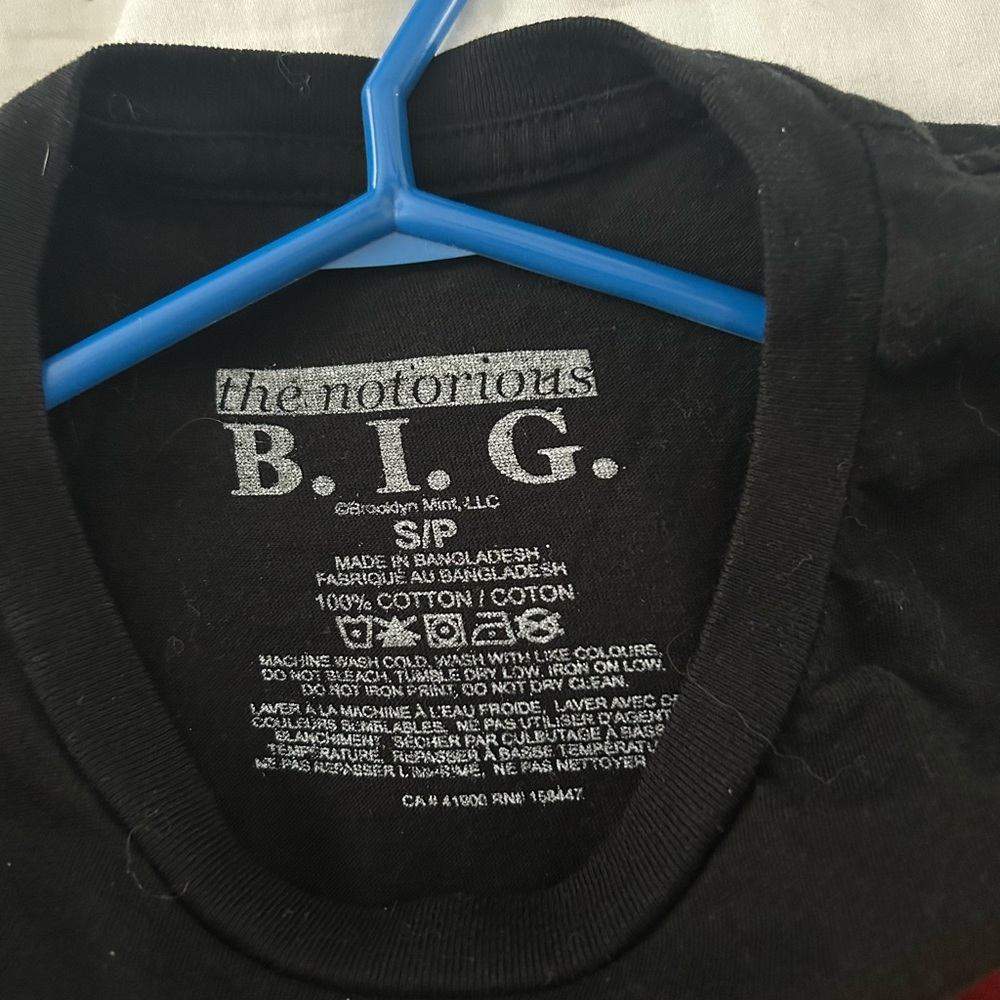 Notorious Black Graphic Tee - Picture 3 of 3